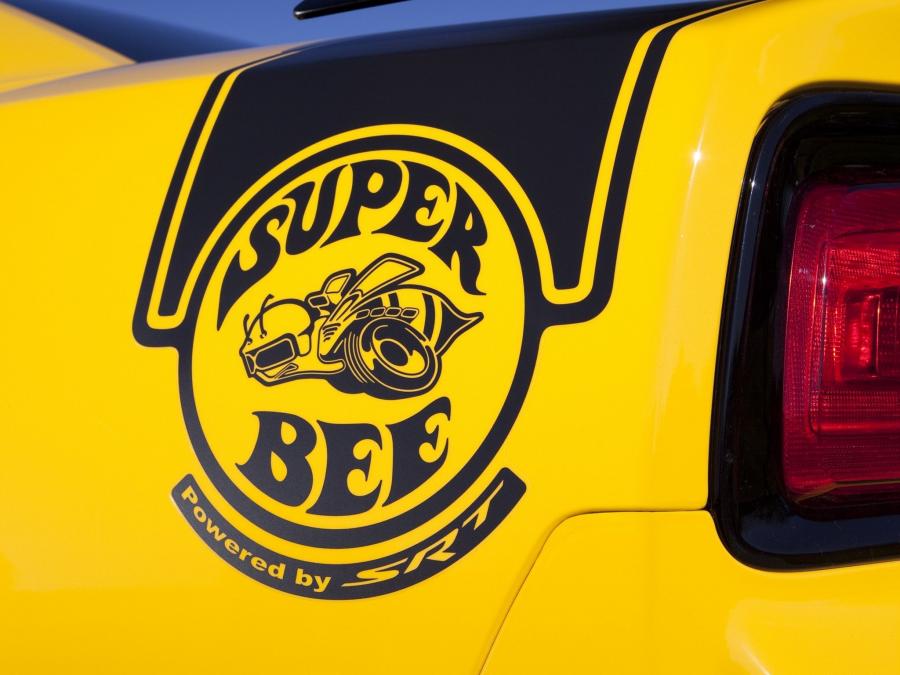  Dodge Charger SRT8 Super Bee 2012 года  (фото 38 из 39)